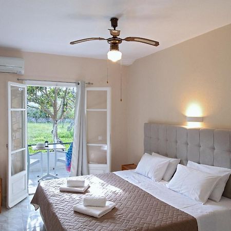 Damaskis Kassiopi Studios Luaran gambar