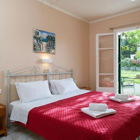 Damaskis Kassiopi Studios Luaran gambar