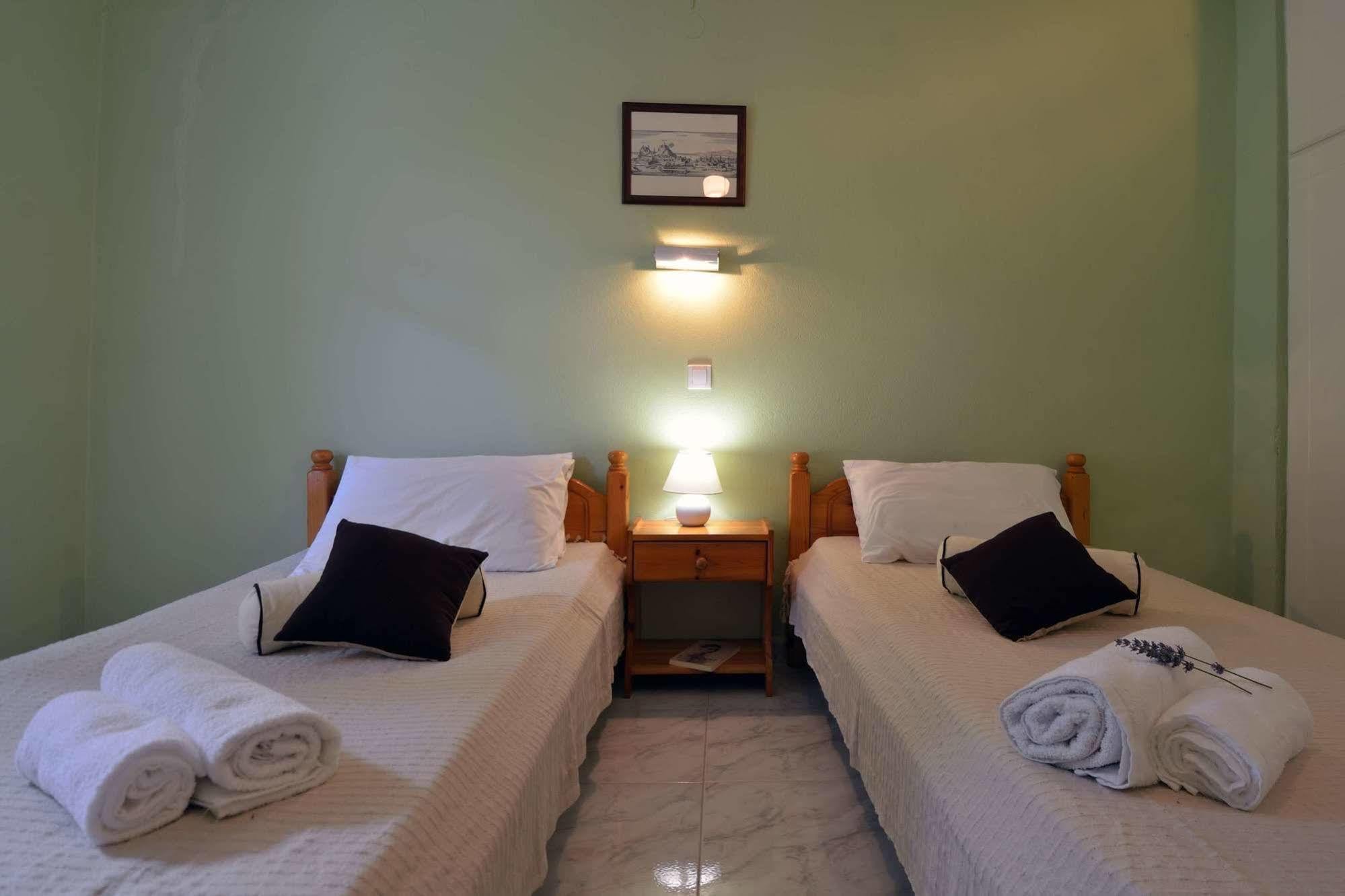 Damaskis Kassiopi Studios Luaran gambar