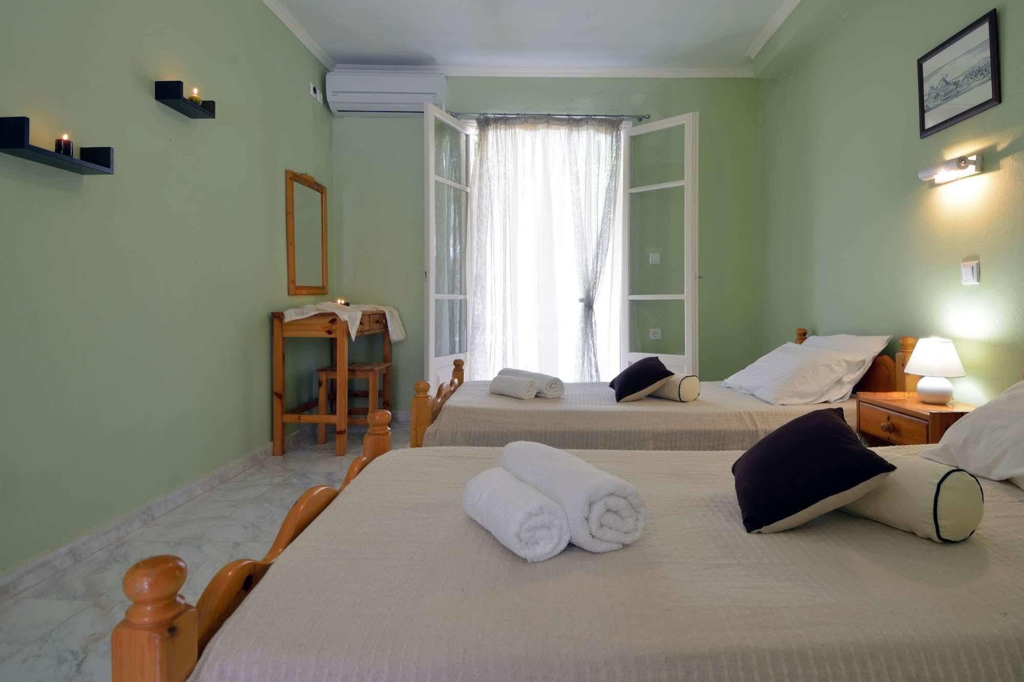 Damaskis Kassiopi Studios Luaran gambar